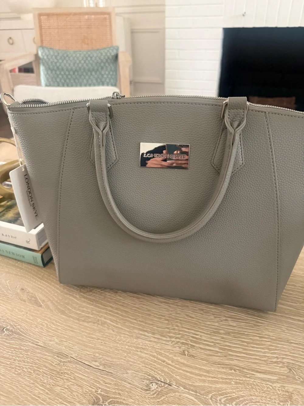 London Skye Tote Bag - Structured Pebbled Leather